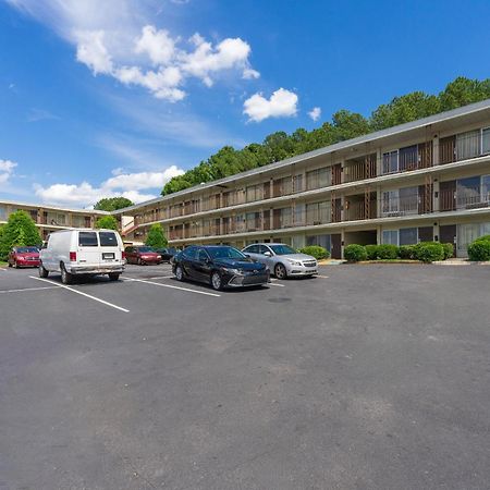Budgetel Inn And Suites Lodge West Экстерьер фото