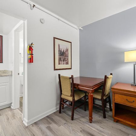 Budgetel Inn And Suites Lodge West Экстерьер фото
