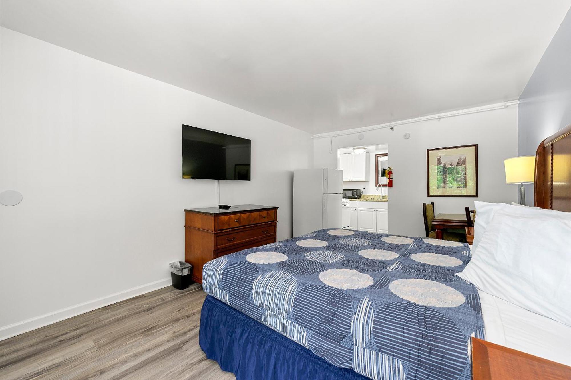 Budgetel Inn And Suites Lodge West Экстерьер фото